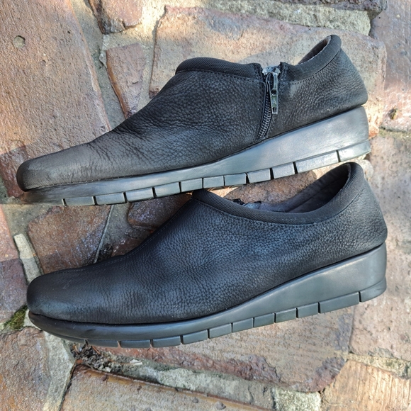 AEROSOLES Womens Black Slip-On Side Zipper Loafers Size 10 - Picture 3 of 5